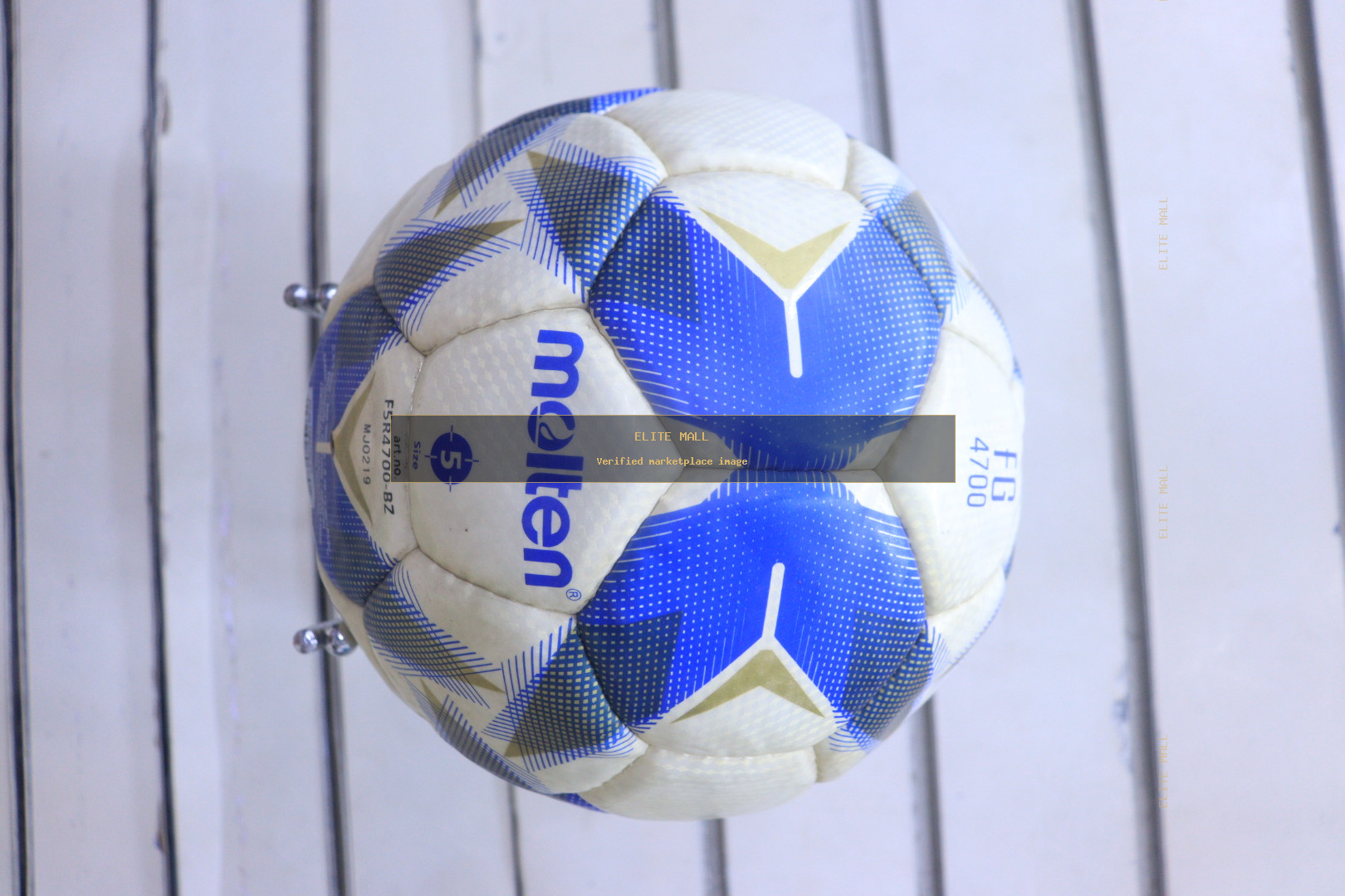 Molten F5R4700-BZ Football from CHAMPION STYLES
