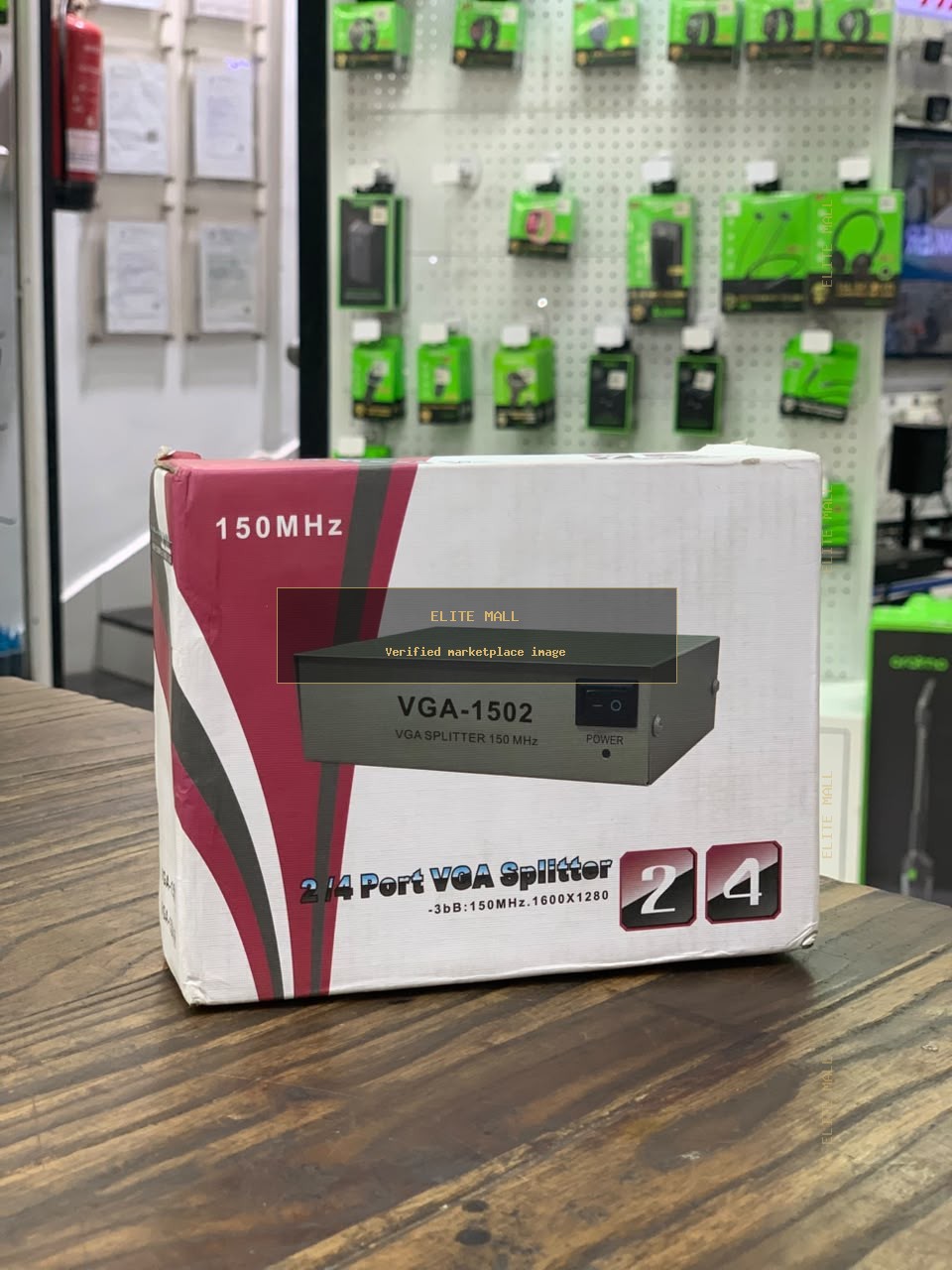 2/4 Port VGA Splitter 150MHz from Ken Computers