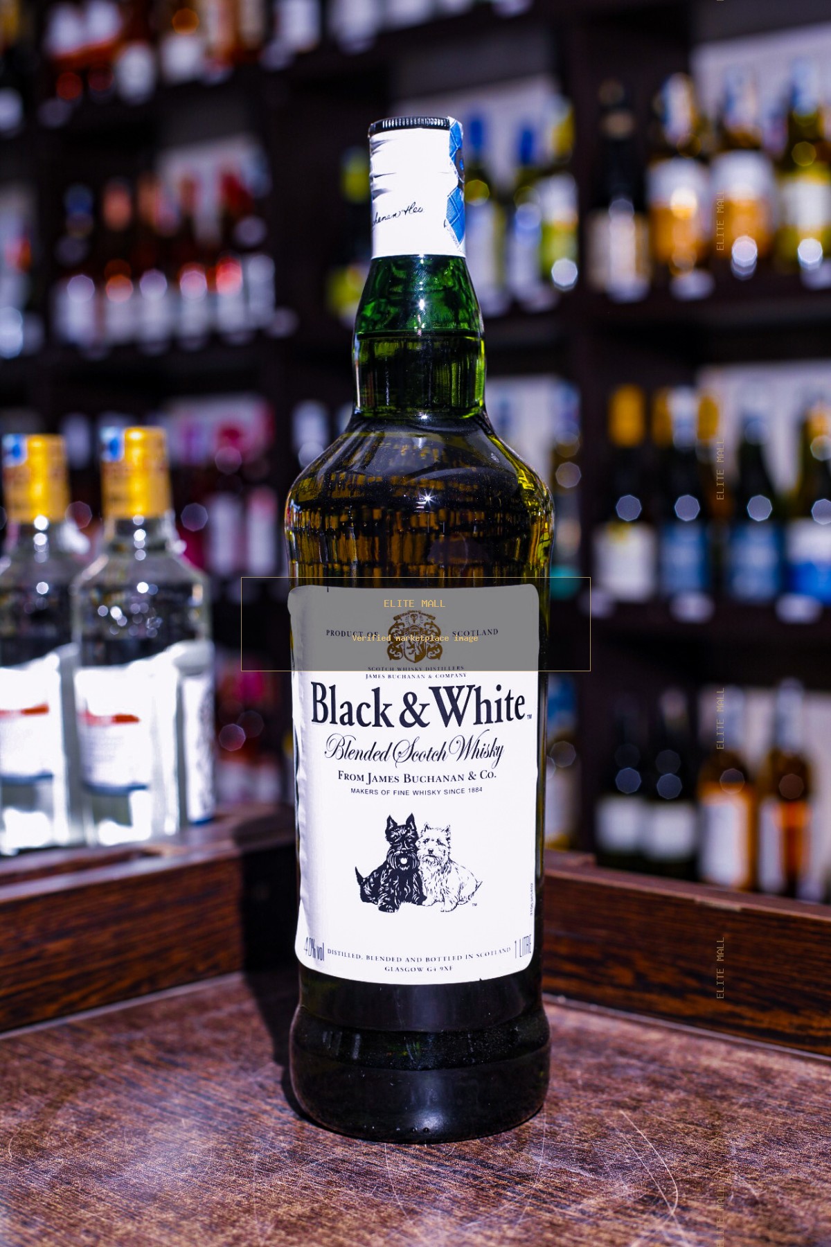 Black & White Blended Scotch Whisky from Wamao’s Wines & Spirits
